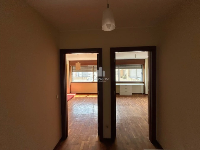 Apartamento T2 para Arrendamento em Santa Marinha Foto 6