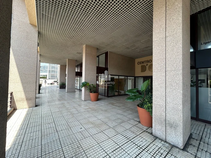 Apartamento T2 para Arrendamento em Santa Marinha Foto 29