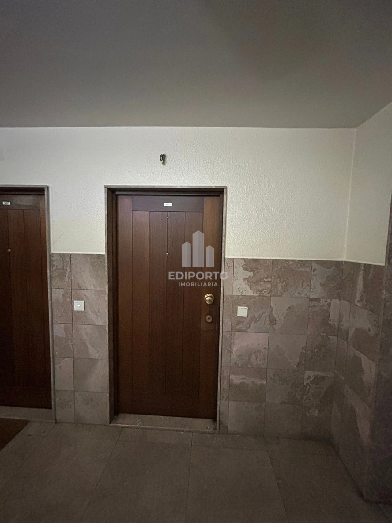 Apartamento T2 para Arrendamento em Santa Marinha Foto 28