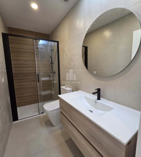 Moradia T2 para Venda em Santa Marinha e São Pedro da Afurada