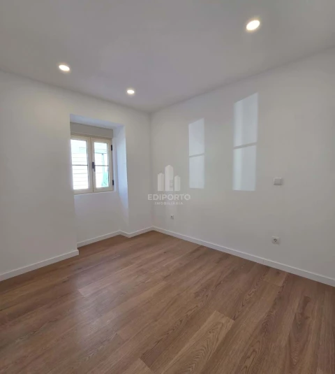 Moradia T2 para Venda em Santa Marinha e São Pedro da Afurada