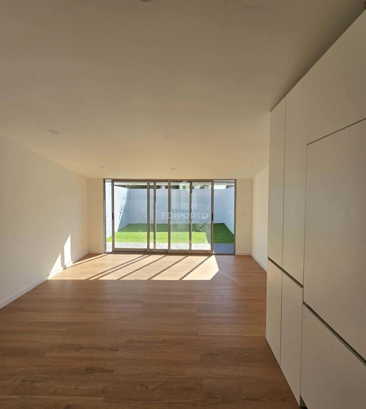 Moradia T2 para Venda em Santa Marinha e São Pedro da Afurada Foto 1