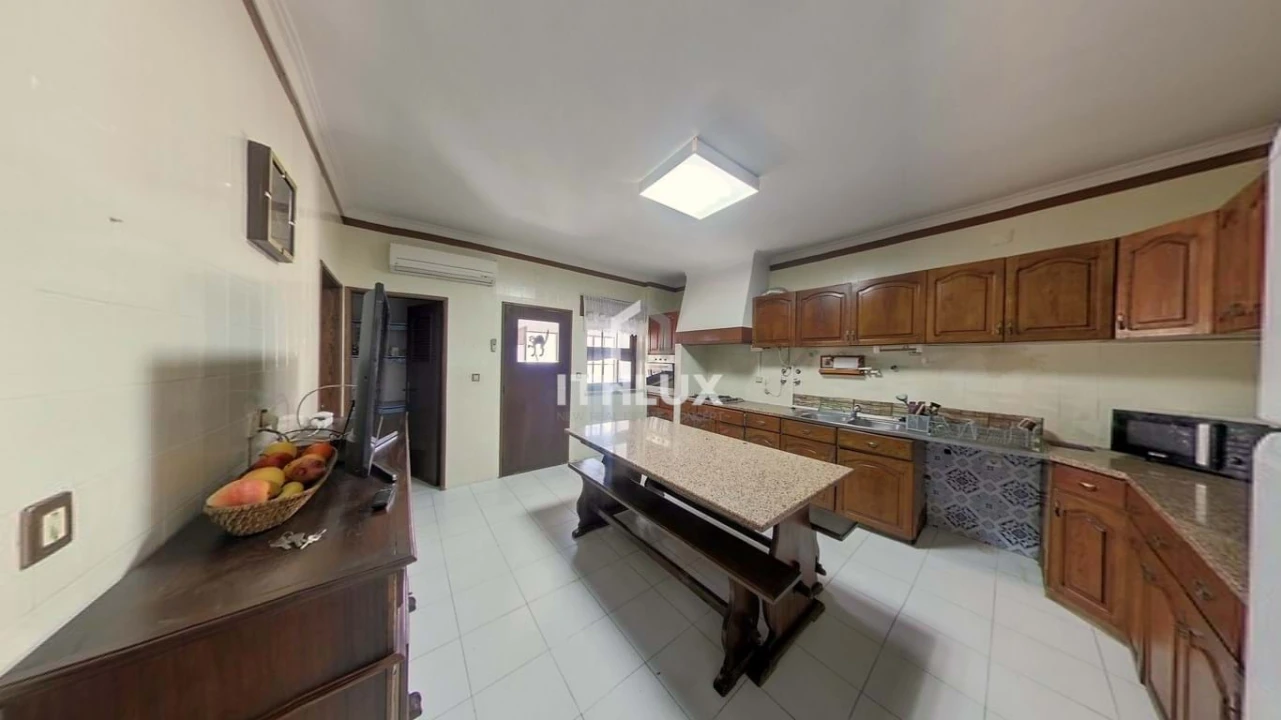 Moradia T5 para Venda em Assunção, Ajuda, Salvador e Santo Ildefonso Foto 18