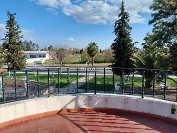 Moradia T5 para Venda em Assunção, Ajuda, Salvador e Santo Ildefonso