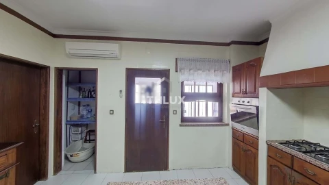 Moradia T5 para Venda em Assunção, Ajuda, Salvador e Santo Ildefonso