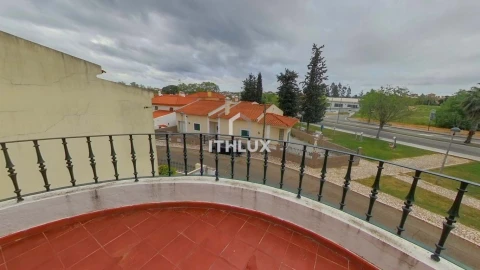 Moradia T5 para Venda em Assunção, Ajuda, Salvador e Santo Ildefonso