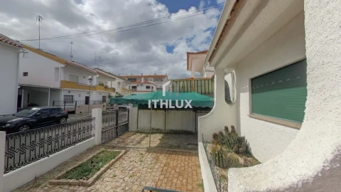 Moradia T5 para Venda em Assunção, Ajuda, Salvador e Santo Ildefonso