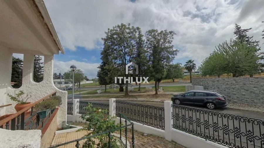 Moradia T5 para Venda em Assunção, Ajuda, Salvador e Santo Ildefonso Foto 5