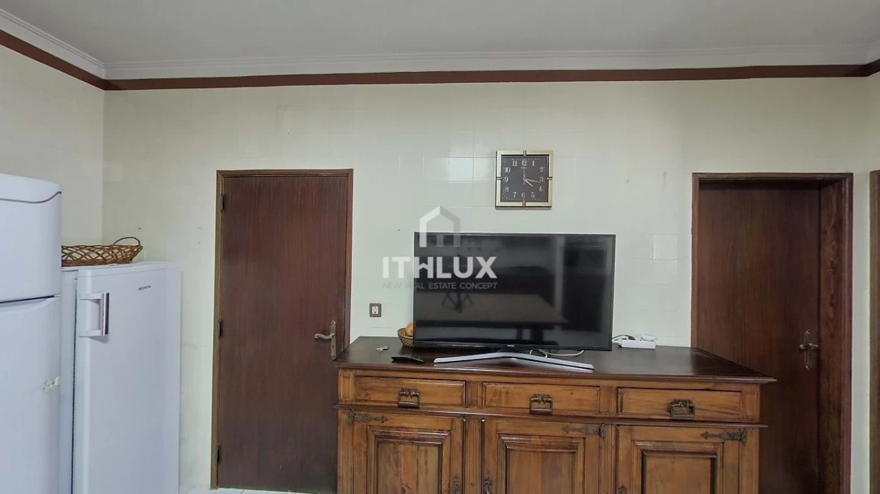 Moradia T5 para Venda em Assunção, Ajuda, Salvador e Santo Ildefonso Foto 17