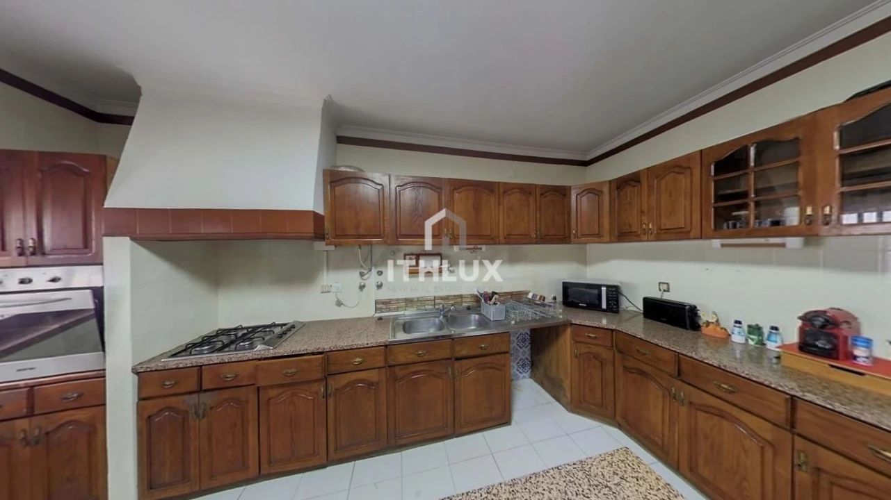 Moradia T5 para Venda em Assunção, Ajuda, Salvador e Santo Ildefonso Foto 14