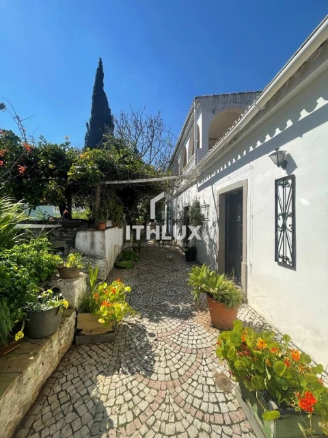 Moradia T4 para Venda em Santa Barbara de Nexe