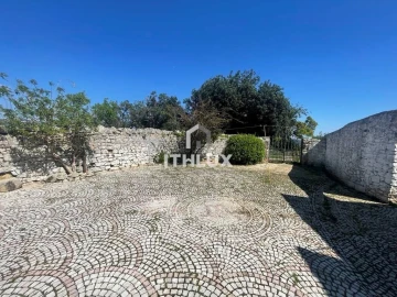 Moradia T4 para Venda em Santa Barbara de Nexe