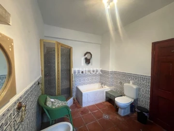 Moradia T4 para Venda em Santa Barbara de Nexe