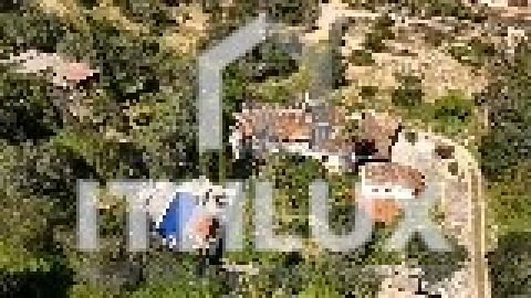 Moradia T4 para Venda em Santa Barbara de Nexe