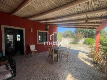 Moradia T4 para Venda em Santa Barbara de Nexe