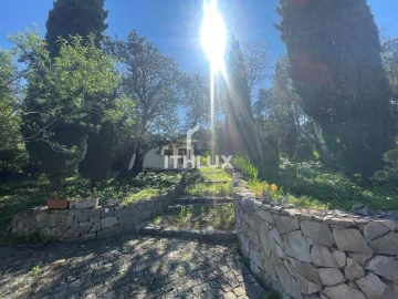 Moradia T4 para Venda em Santa Barbara de Nexe