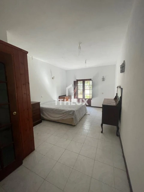 Moradia T4 para Venda em Santa Barbara de Nexe