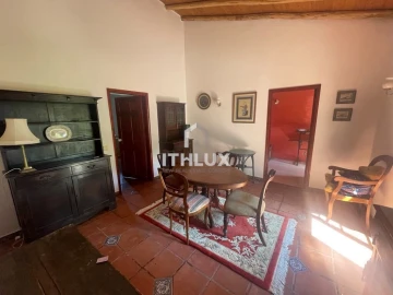 Moradia T4 para Venda em Santa Barbara de Nexe