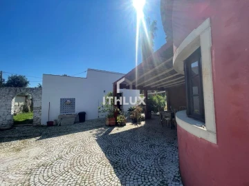 Moradia T4 para Venda em Santa Barbara de Nexe