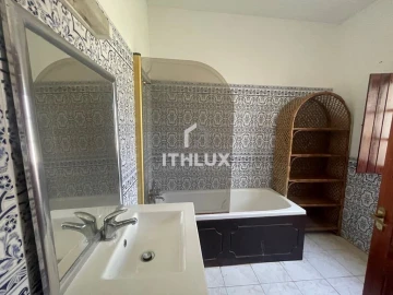 Moradia T4 para Venda em Santa Barbara de Nexe