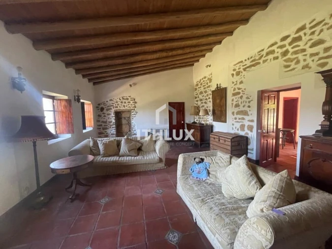 Moradia T4 para Venda em Santa Barbara de Nexe Foto 9