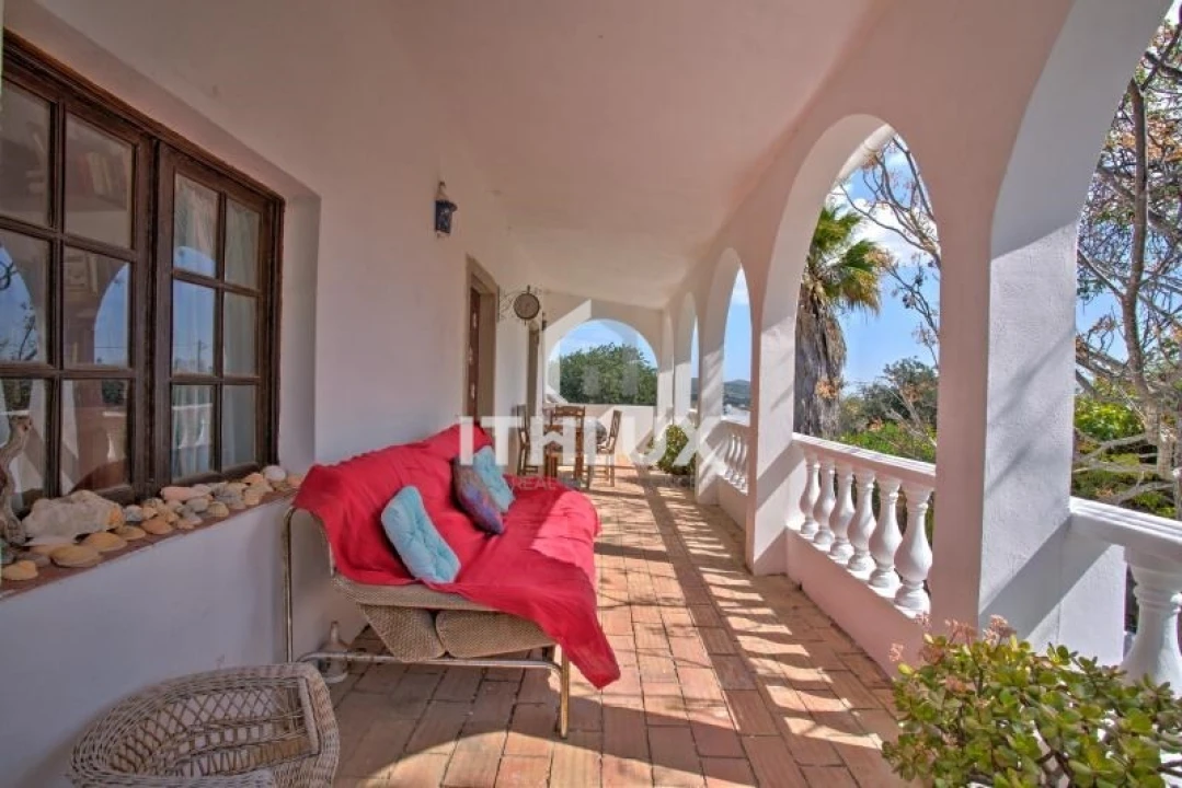 Moradia T4 para Venda em Santa Barbara de Nexe Foto 39