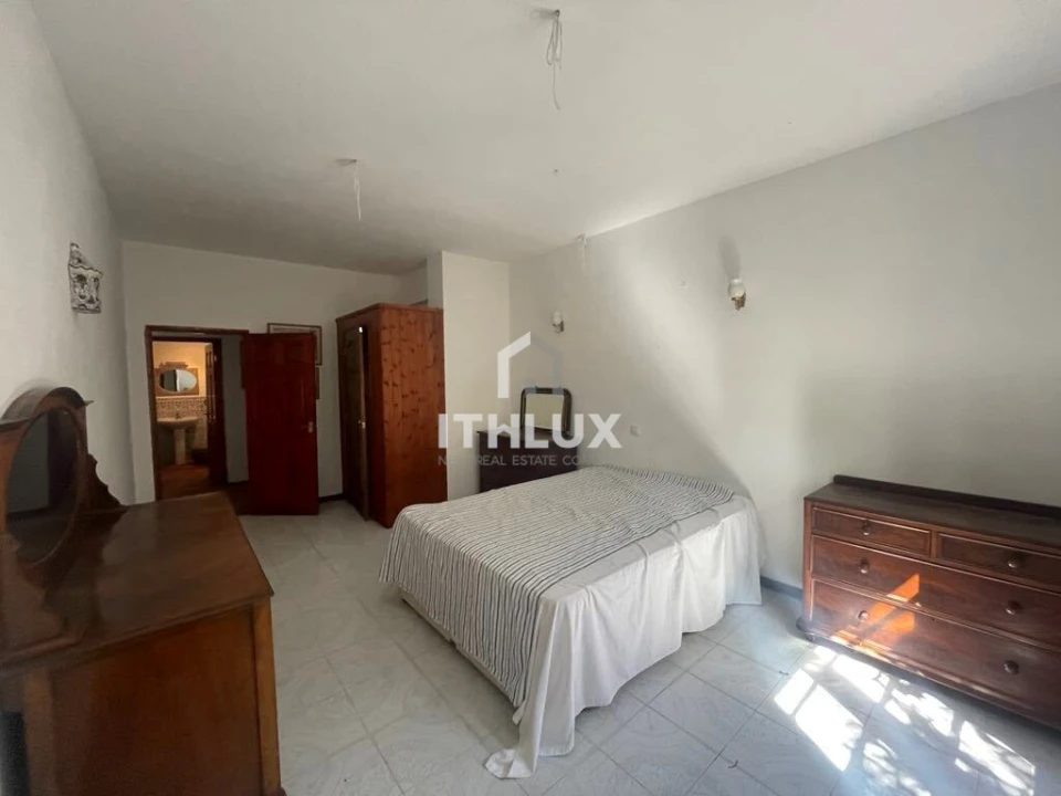 Moradia T4 para Venda em Santa Barbara de Nexe Foto 16