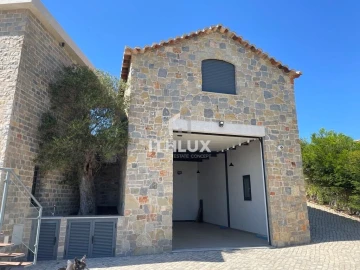 Moradia T4 para Venda em Santa Catarina da Fonte do Bispo