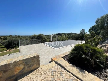 Moradia T4 para Venda em Santa Catarina da Fonte do Bispo