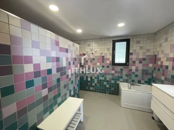 Moradia T4 para Venda em Santa Catarina da Fonte do Bispo