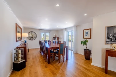 Moradia T5 para Venda em Agualva e Mira-Sintra