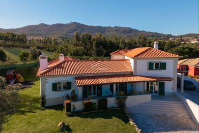 Moradia T5 para Venda em Agualva e Mira-Sintra