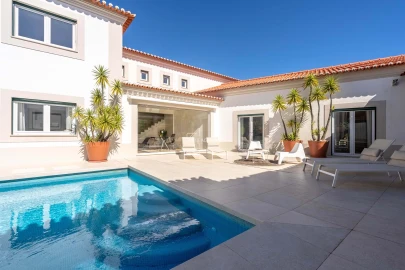 Moradia T5 para Venda em Agualva e Mira-Sintra