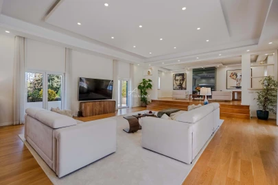 Moradia T5 para Venda em Agualva e Mira-Sintra