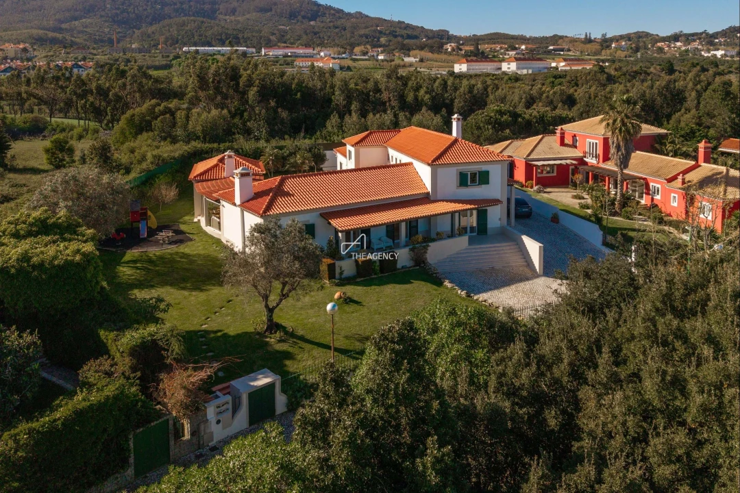 Moradia T5 para Venda em Agualva e Mira-Sintra Foto 1