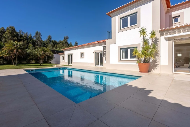 Moradia T5 para Venda em Agualva e Mira-Sintra Foto 3