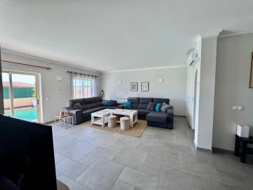 Moradia T4 para Venda em Lagos (São Sebastião e Santa Maria)