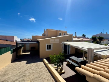 Moradia T4 para Venda em Lagos (São Sebastião e Santa Maria)