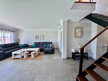 Moradia T4 para Venda em Lagos (São Sebastião e Santa Maria)