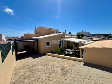 Moradia T4 para Venda em Lagos (São Sebastião e Santa Maria)