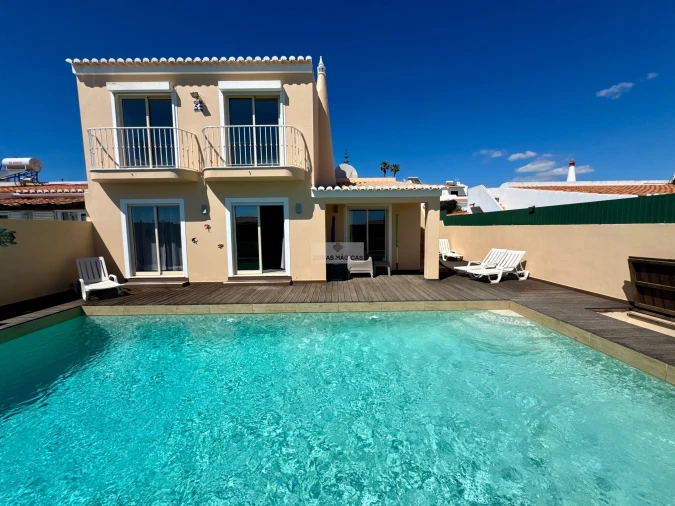 Moradia T4 para Venda em Lagos (São Sebastião e Santa Maria) Foto 3