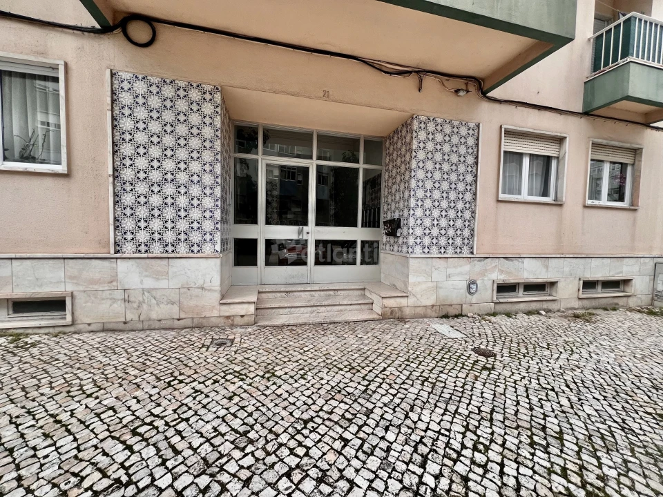 Apartamento T2 para Venda em Odivelas Foto 23