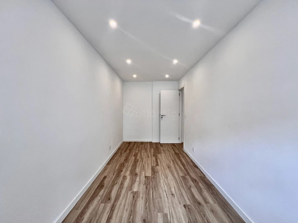 Apartamento T2 para Venda em Odivelas Foto 20