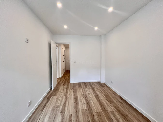 Apartamento T2 para Venda em Odivelas Foto 17