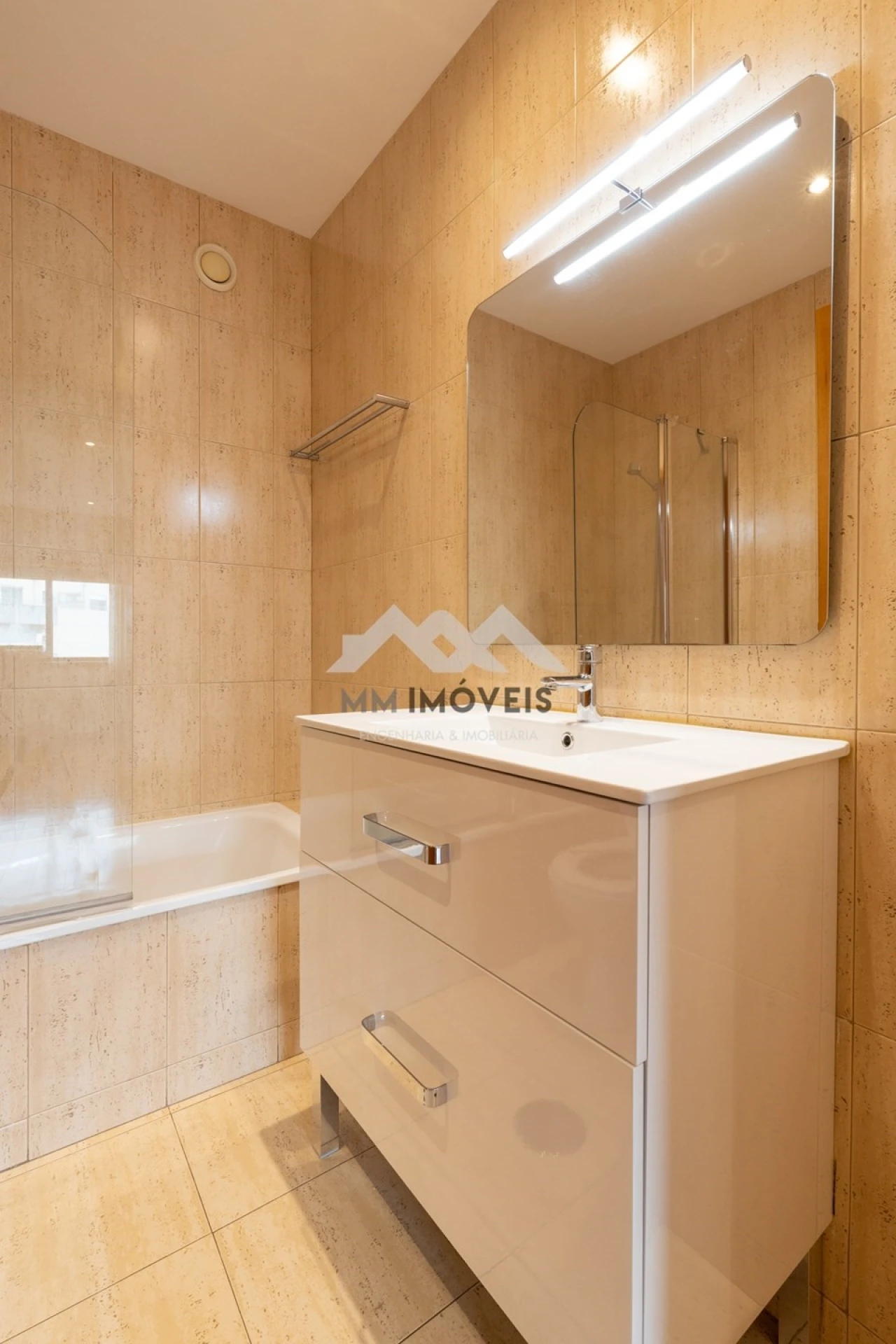 Apartamento T2 para Arrendamento em Rio Tinto Foto 19