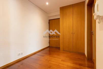 Apartamento T2 para Arrendamento em Rio Tinto