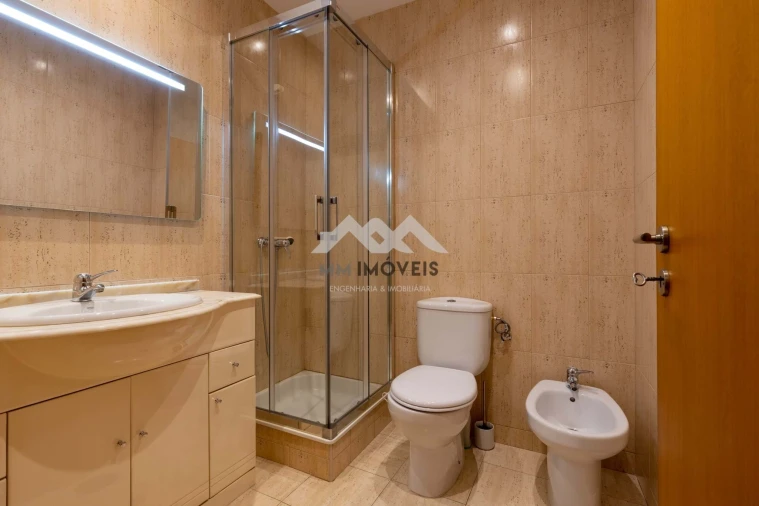 Apartamento T2 para Arrendamento em Rio Tinto Foto 13