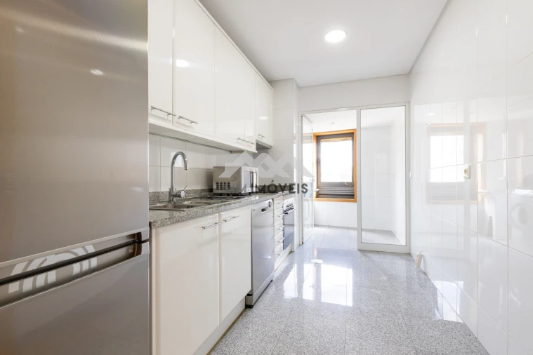 Apartamento T2 para Arrendamento em Rio Tinto Foto 9