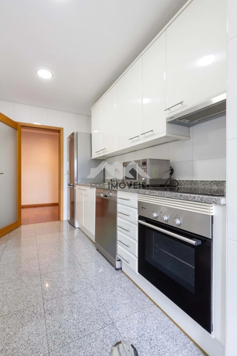 Apartamento T2 para Arrendamento em Rio Tinto Foto 11