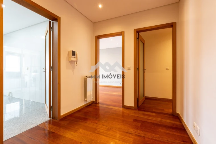 Apartamento T2 para Arrendamento em Rio Tinto Foto 7